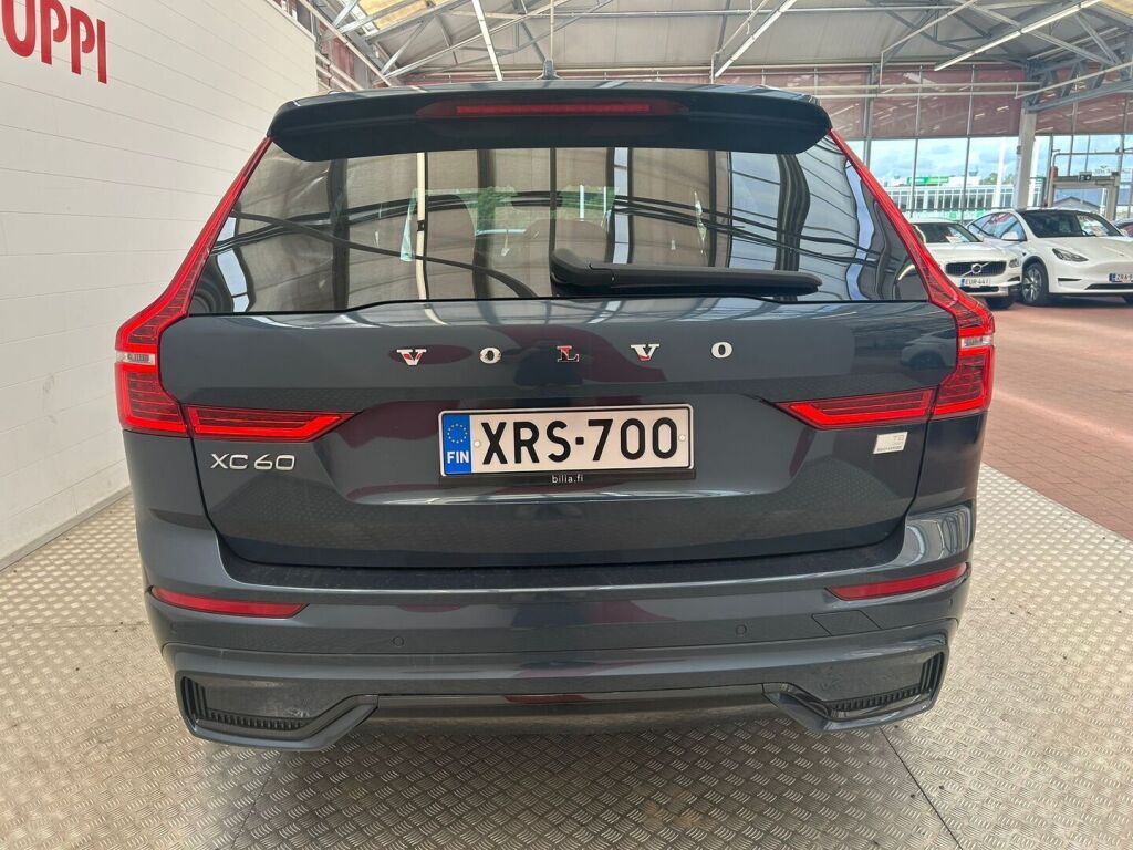 Volvo XC60 2023 Sininen metalli(Denim Blue)