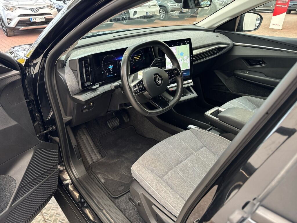 Renault Megane 2024 Musta