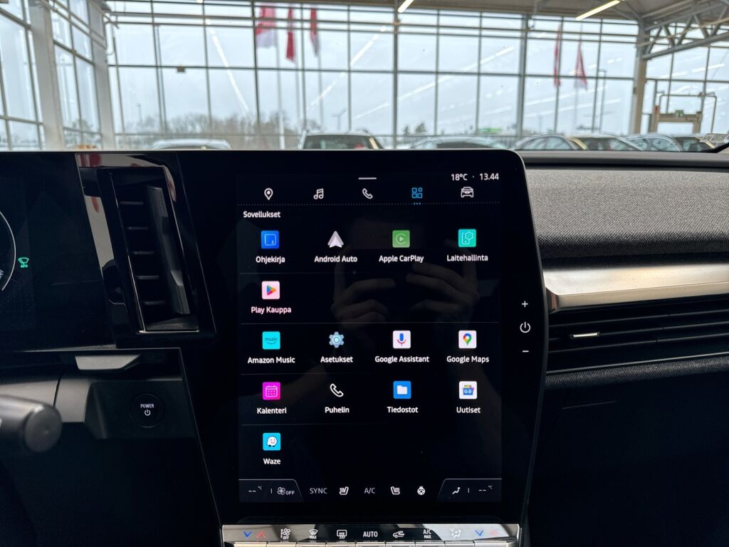 Renault Megane 2024 Musta