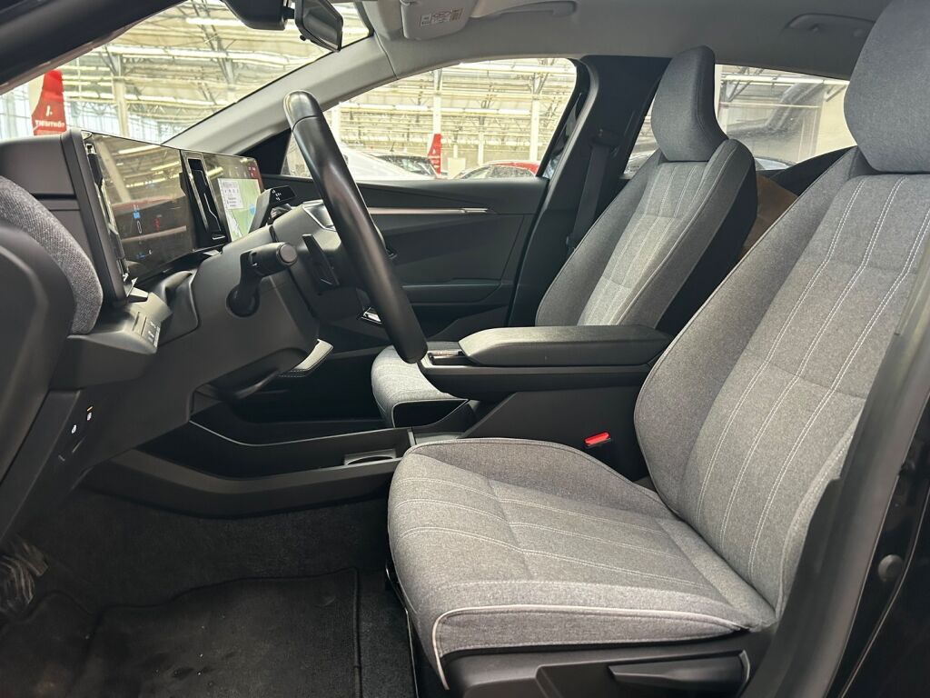 Renault Megane 2024 Musta