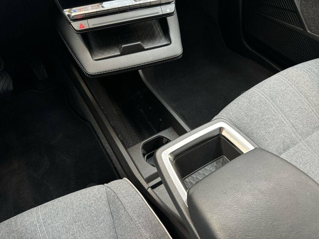 Renault Megane 2024 Musta