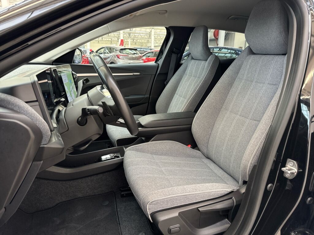 Renault Megane 2024 Musta