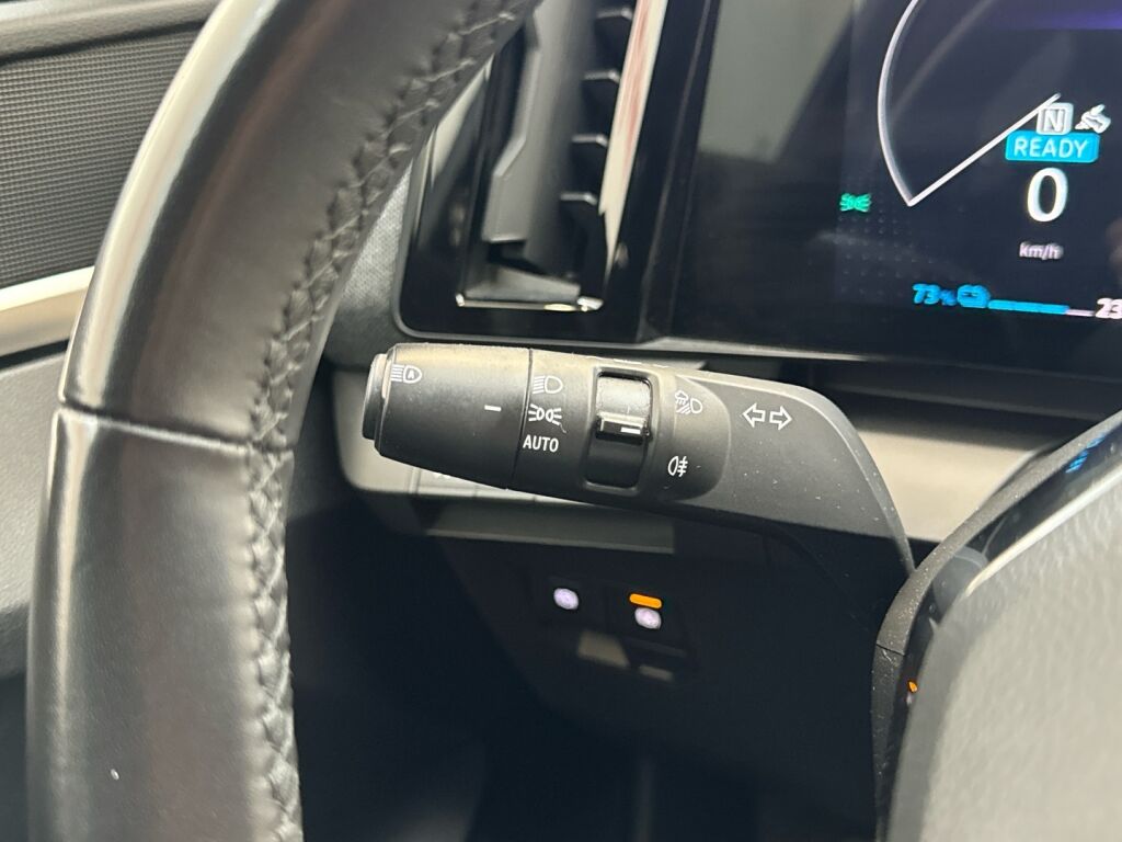 Renault Megane 2024 Musta