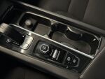 Volvo XC60 2021 Musta