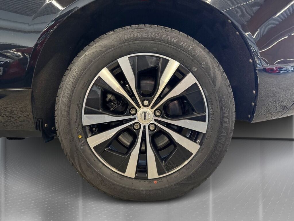 Volvo XC60 2021 Musta