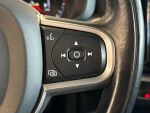 Volvo XC60 2021 Musta