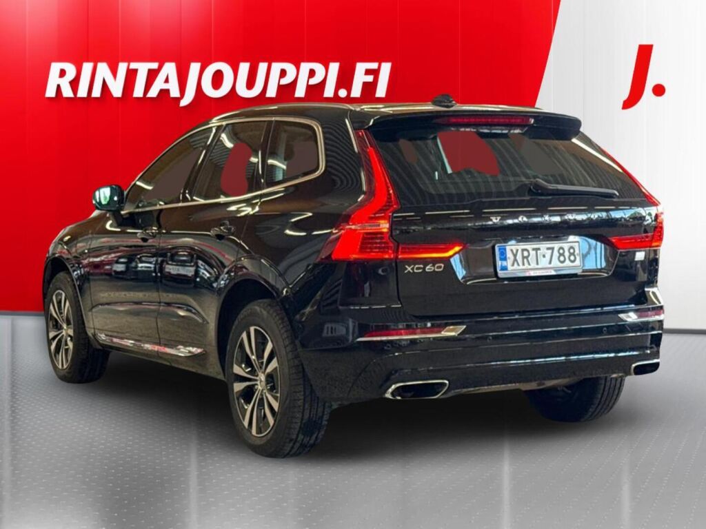 Volvo XC60 2021 Musta