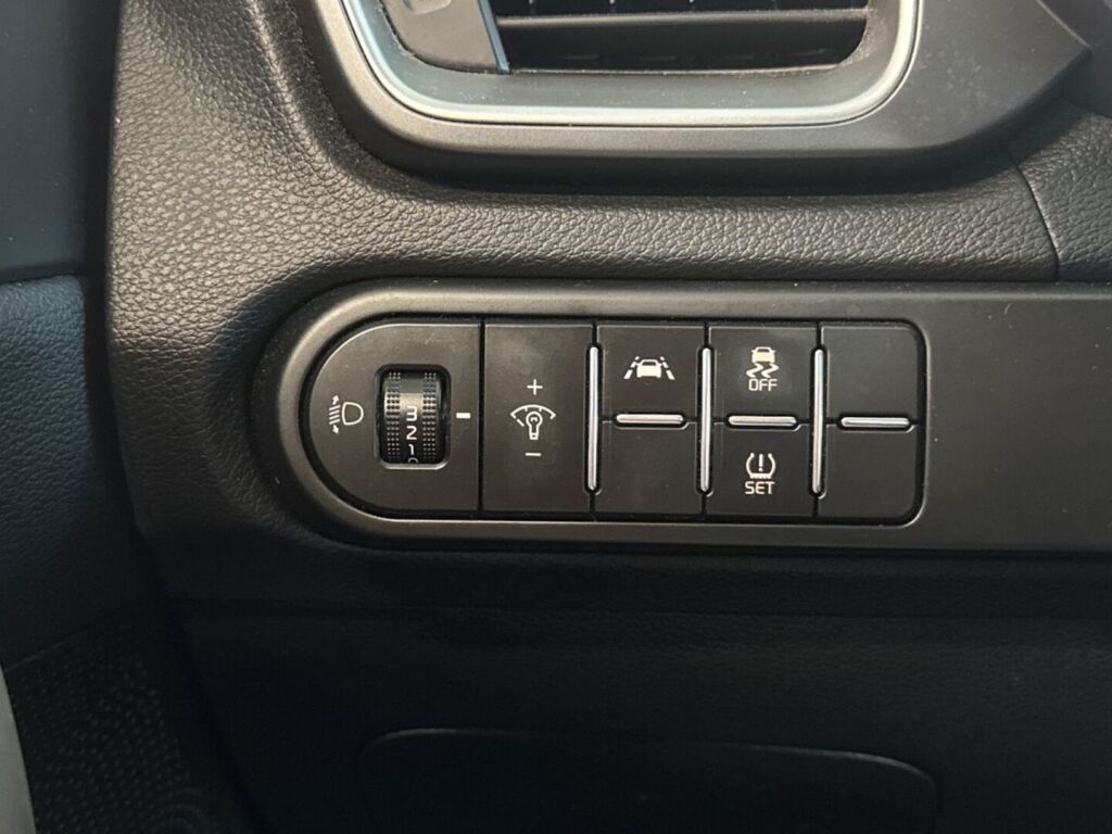 Kia Ceed 2020 Ruskea (beige)