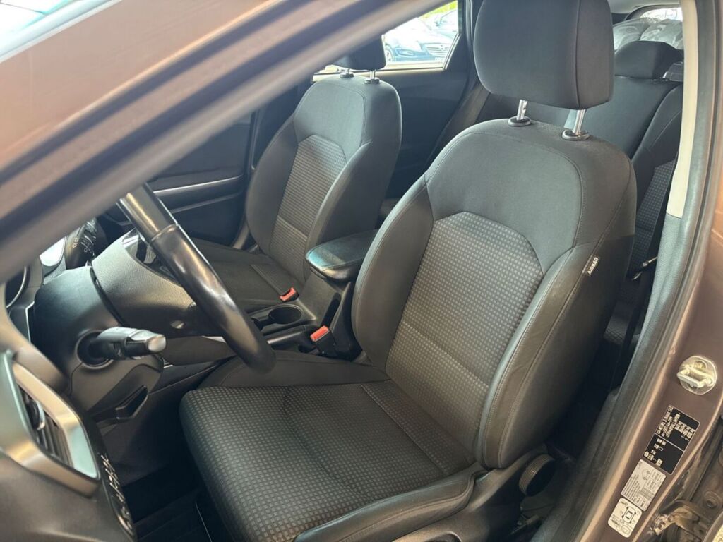 Kia Ceed 2020 Ruskea (beige)