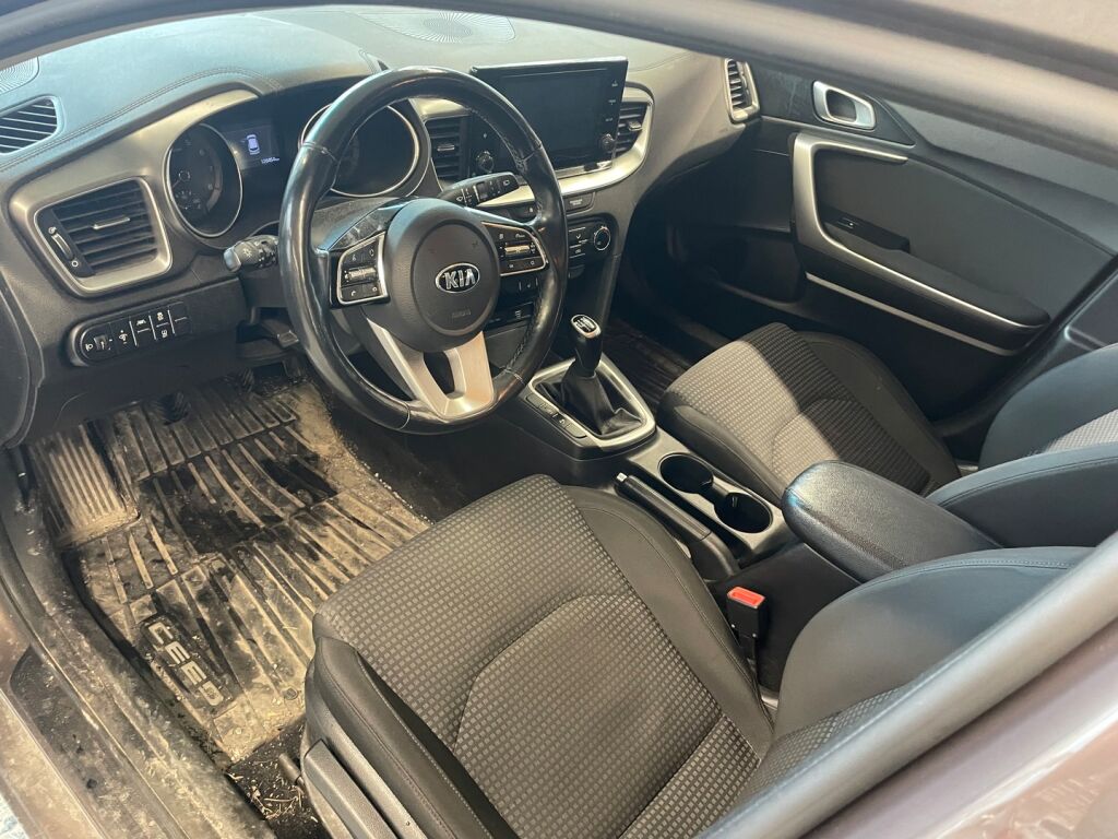 Kia Ceed 2020 Ruskea (beige)