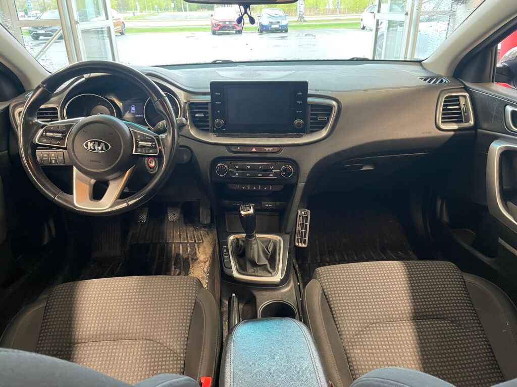 Kia Ceed 2020 Ruskea (beige)