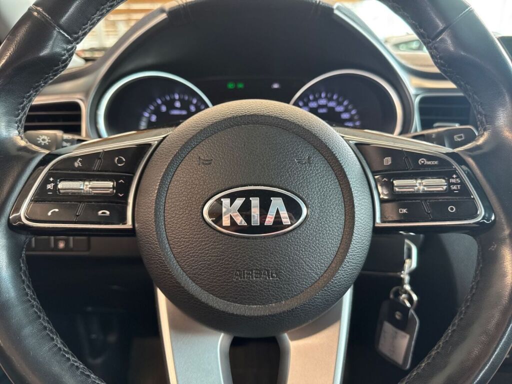 Kia Ceed 2020 Ruskea (beige)