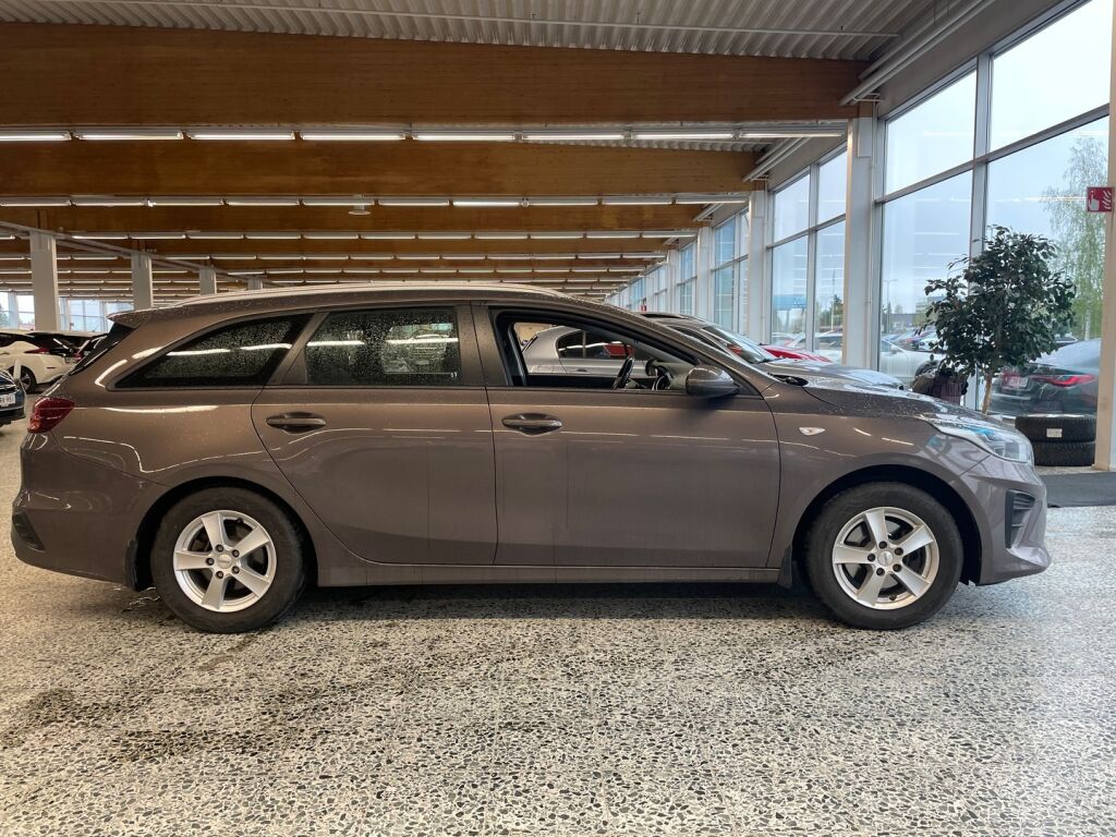 Kia Ceed 2020 Ruskea (beige)