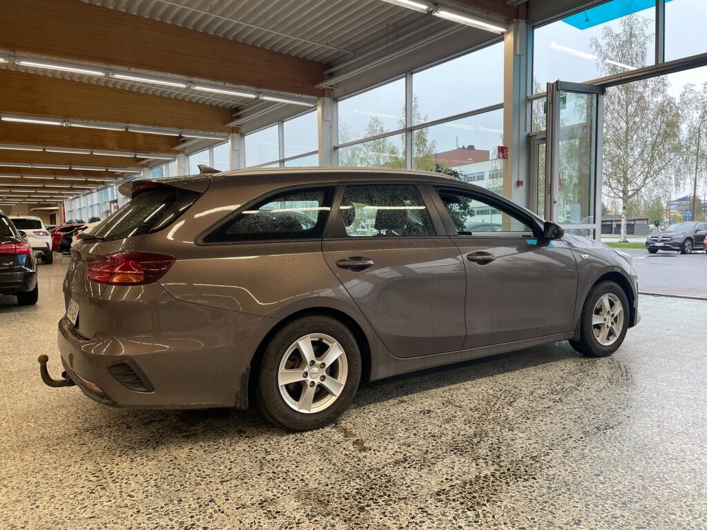 Kia Ceed 2020 Ruskea (beige)
