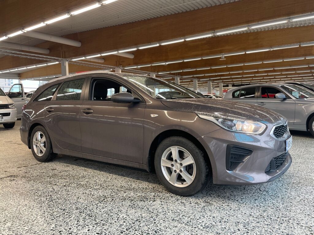 Kia Ceed 2020 Ruskea (beige)