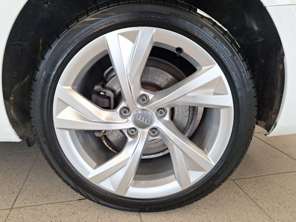 Audi A4 2020 Valkoinen