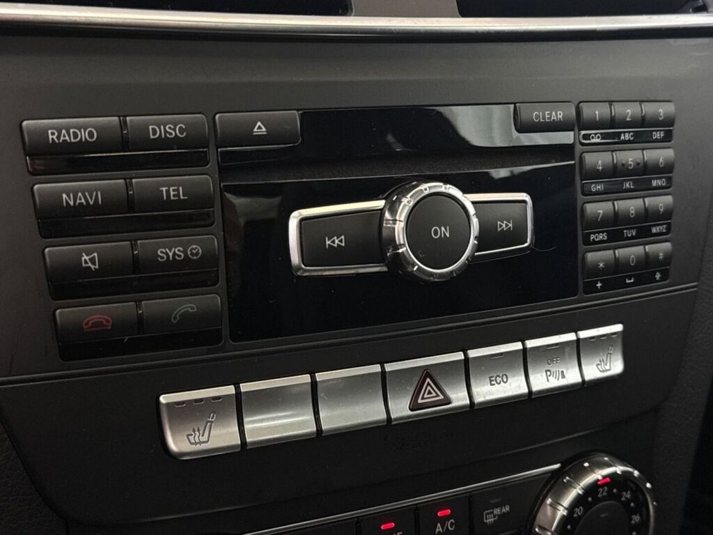 Mercedes-Benz C 2011 Valkoinen