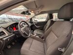 Opel Astra 2011 Valkoinen