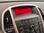 Opel Astra 2011 Valkoinen