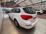 Opel Astra 2011 Valkoinen
