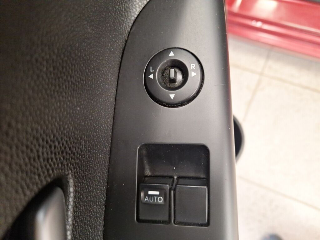 Kia Venga 2011 Punainen
