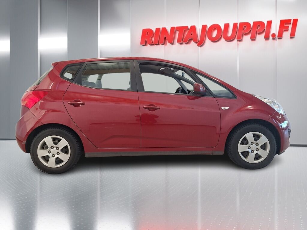 Kia Venga 2011 Punainen