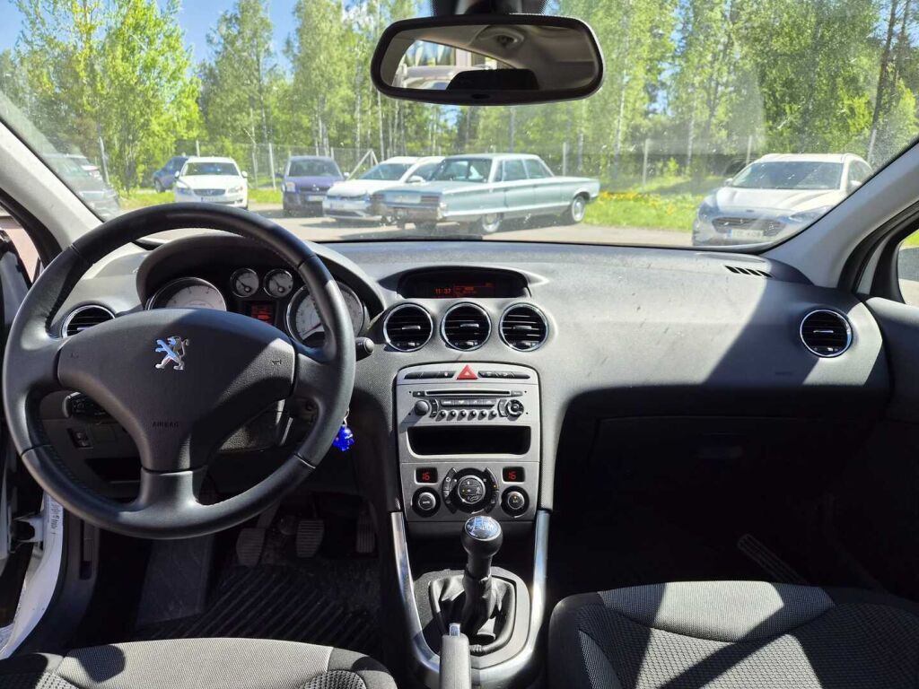 Peugeot 308 2011 Valkoinen