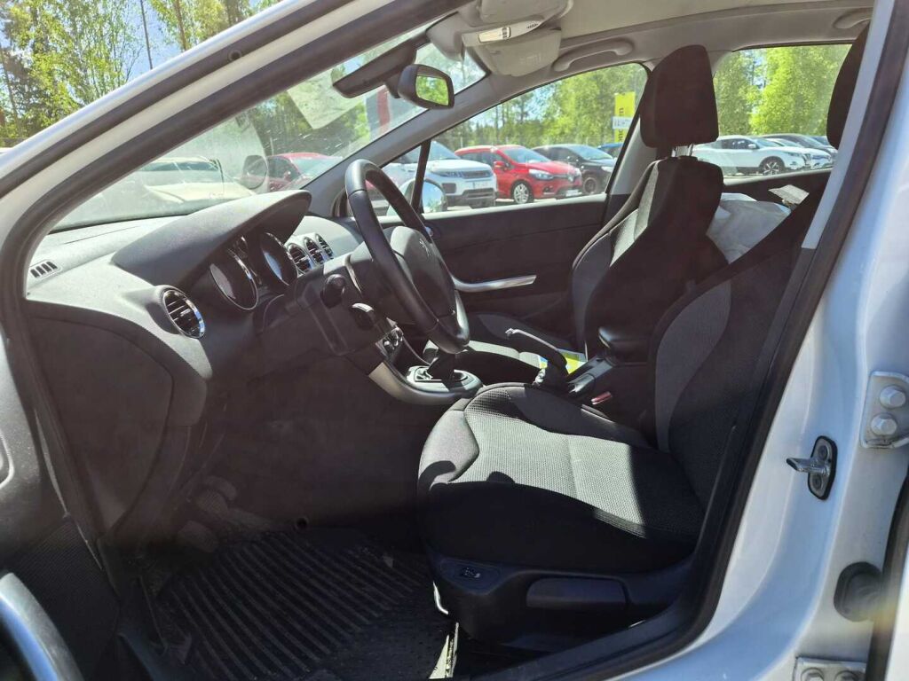 Peugeot 308 2011 Valkoinen