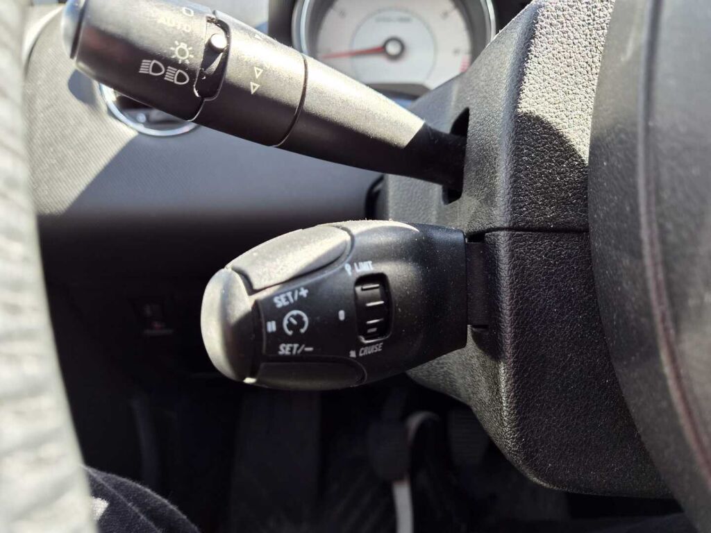 Peugeot 308 2011 Valkoinen