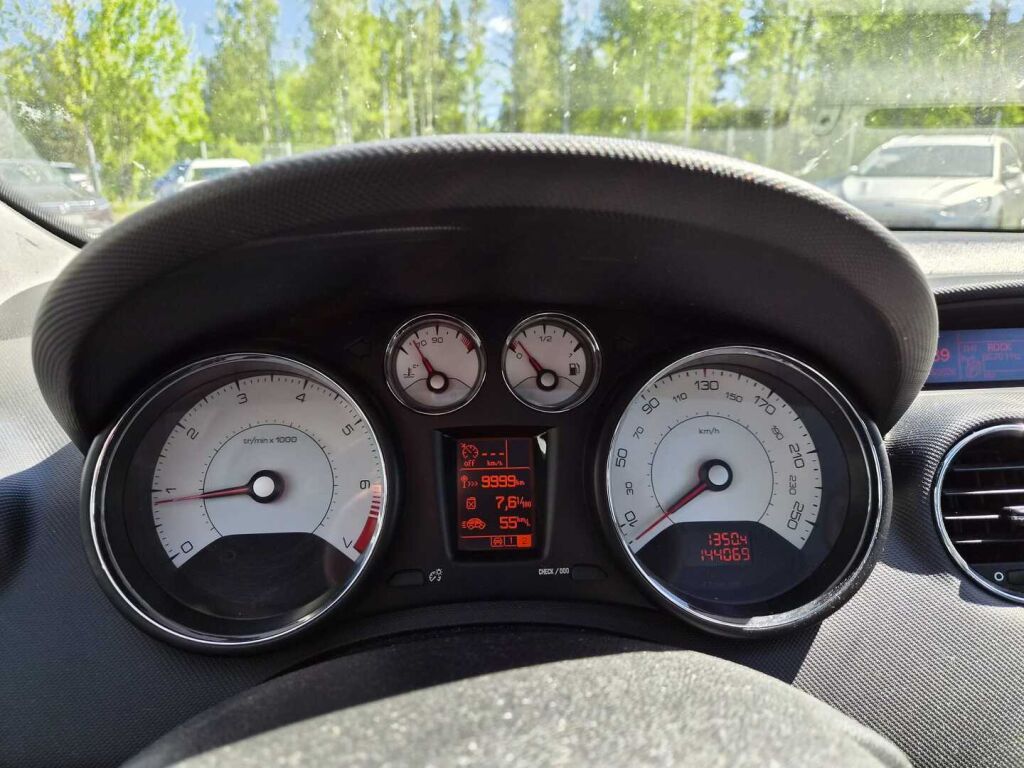 Peugeot 308 2011 Valkoinen