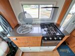 Adria Matrix Plus 680 SL 2011 Valkoinen