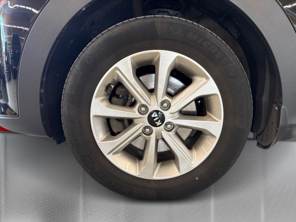 Kia Stonic 2021 Musta