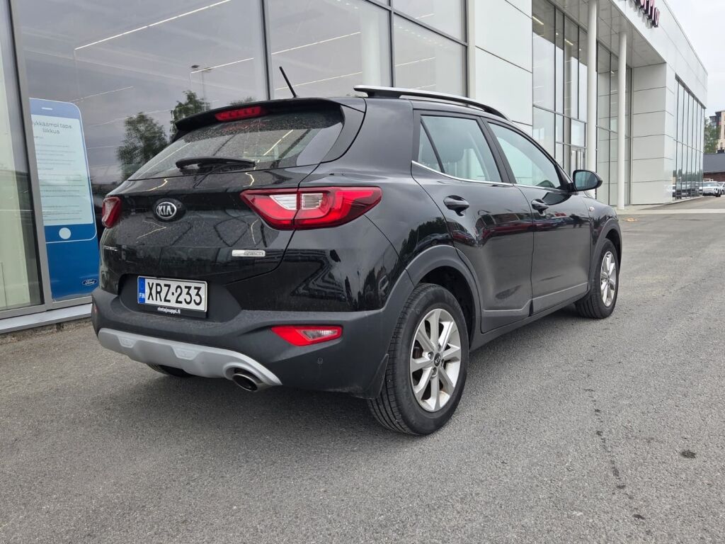 Kia Stonic 2021 Musta