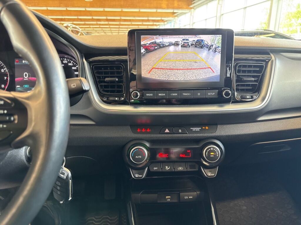 Kia Stonic 2021 Musta