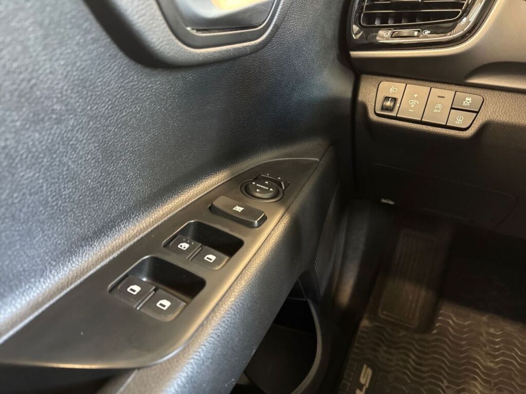 Kia Stonic 2021 Musta