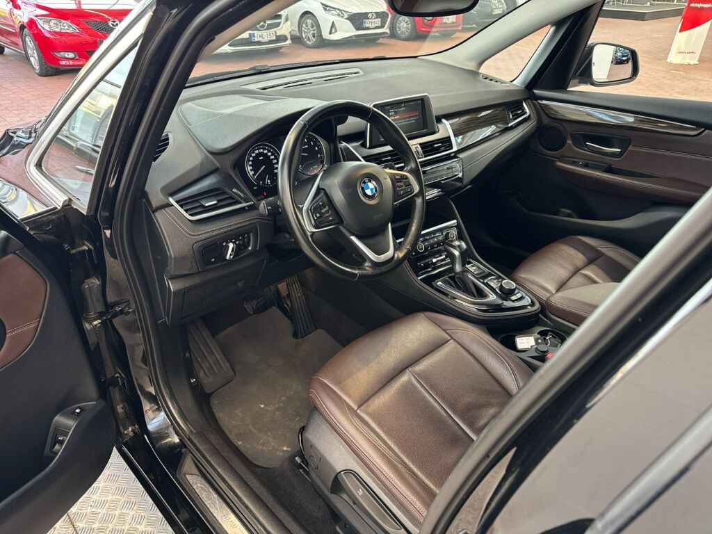 BMW 225 2021 Musta