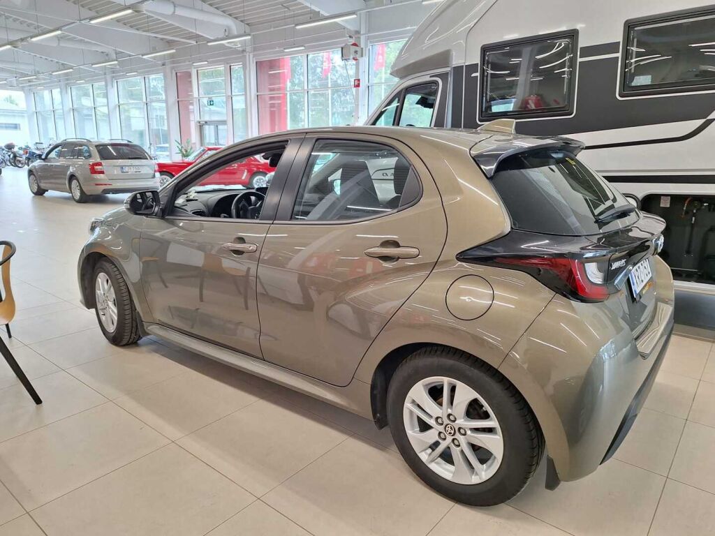 Toyota Yaris 2021 Ruskea (beige)