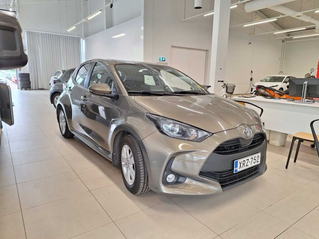 Toyota Yaris 2021 Ruskea (beige)