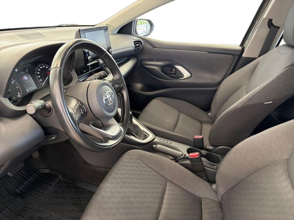 Toyota Yaris 2021 Ruskea (beige)