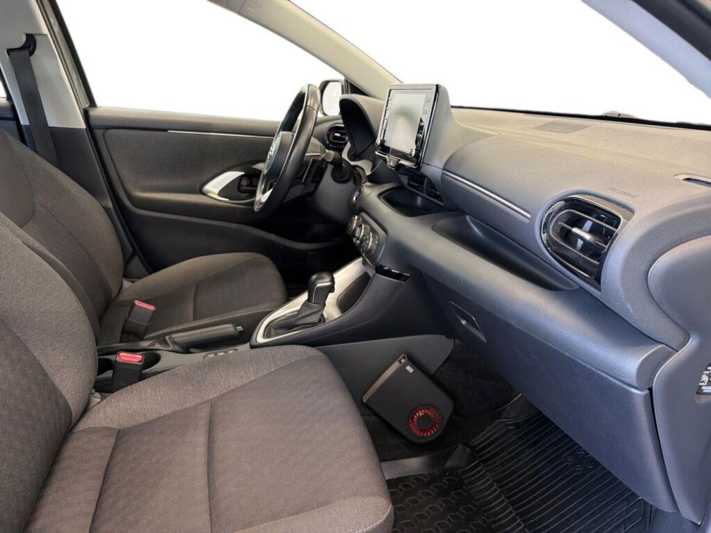 Toyota Yaris 2021 Ruskea (beige)