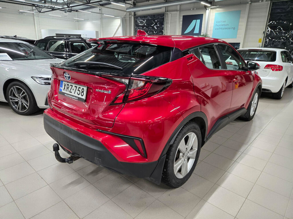 Toyota C-HR 2021 Punainen
