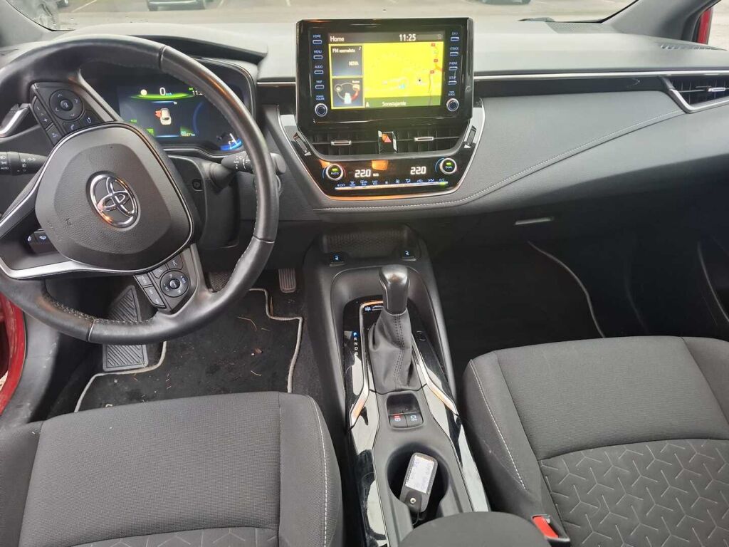 Toyota Corolla 2021 Punainen