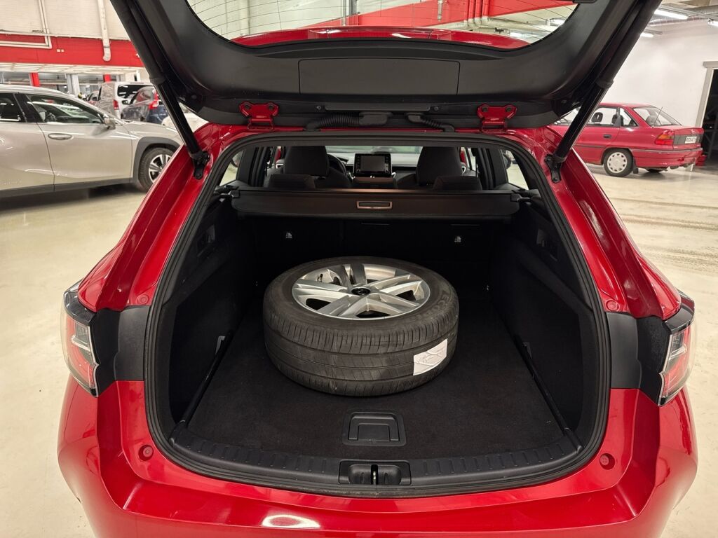 Toyota Corolla 2021 Punainen