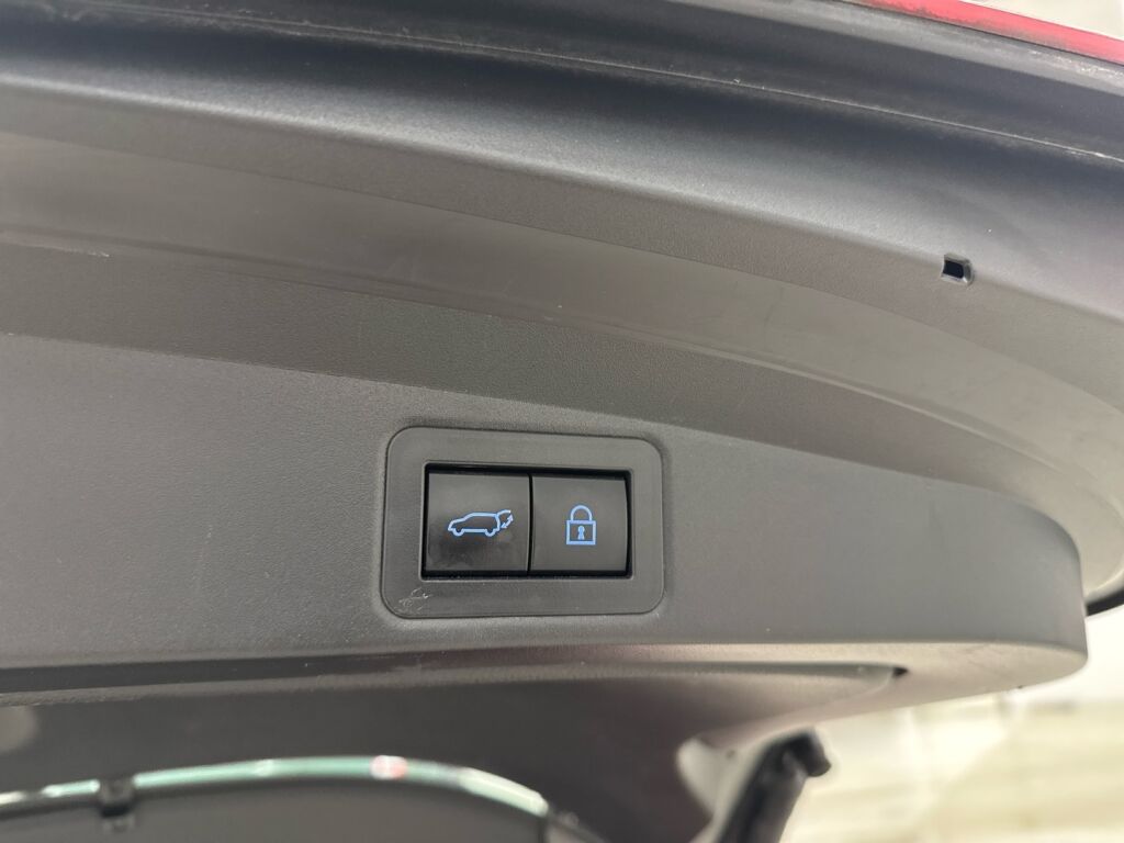 Toyota Corolla 2021 Punainen