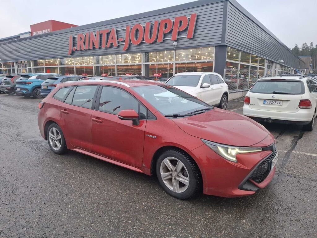 Toyota Corolla 2021 Punainen