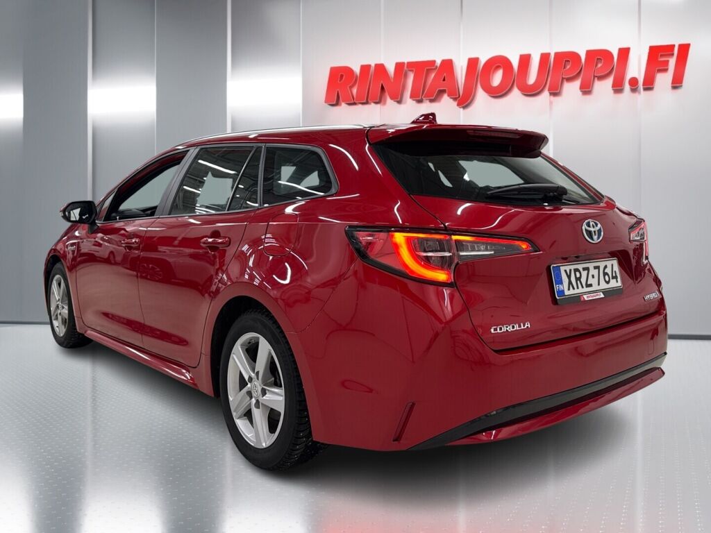 Toyota Corolla 2021 Punainen