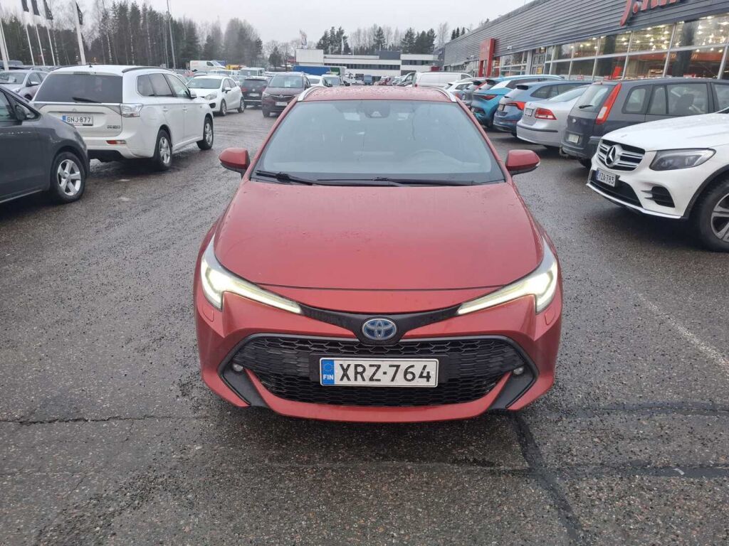 Toyota Corolla 2021 Punainen