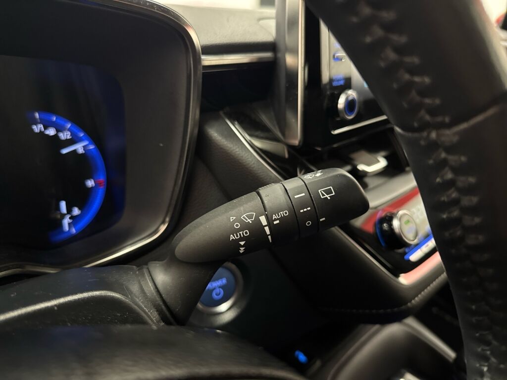 Toyota Corolla 2021 Punainen