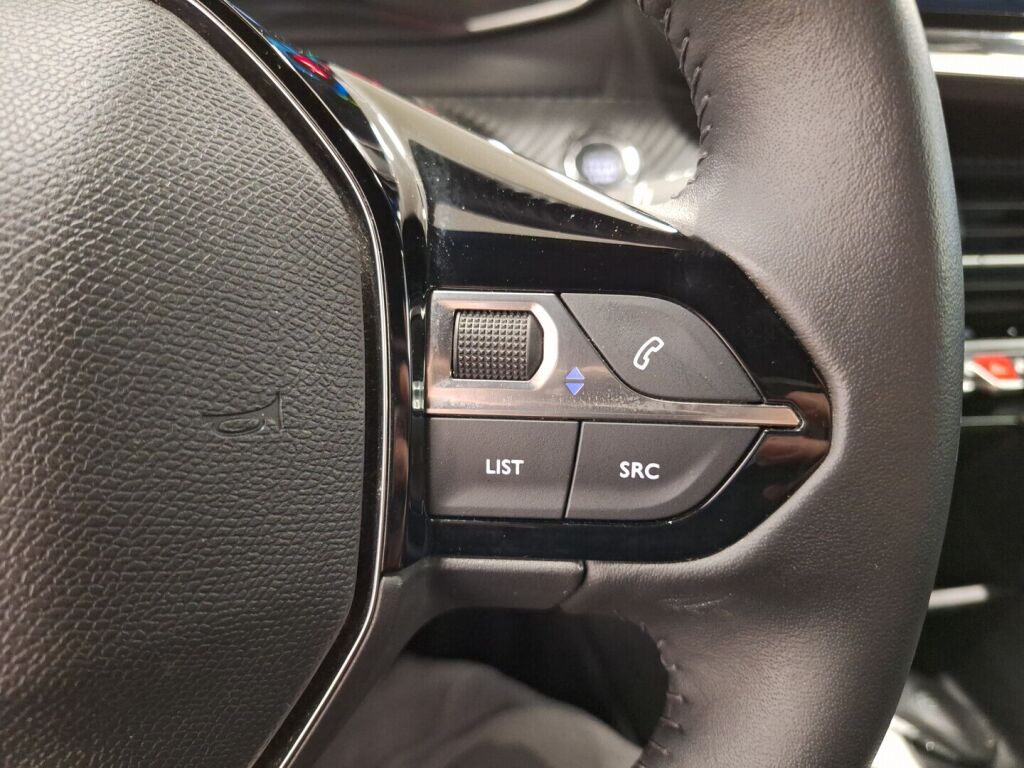 Peugeot e-2008 2024 Valkoinen