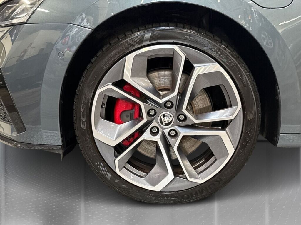 Skoda Octavia 2020 Harmaa